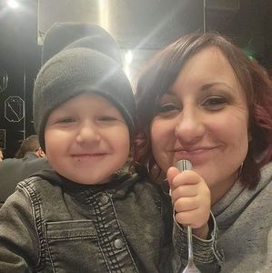 Meet your Posher, Brooke